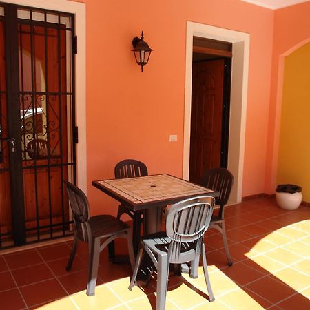 Pauli'S Holiday House Monserrato Quarto foto